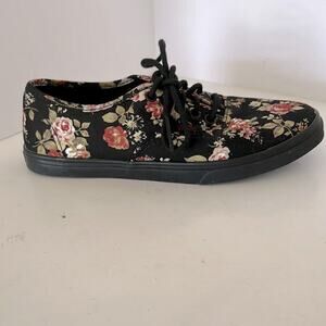 VANS Black With Red/Pink Rose Floral Print Lace Up Canvas Shoes Size 5.5
